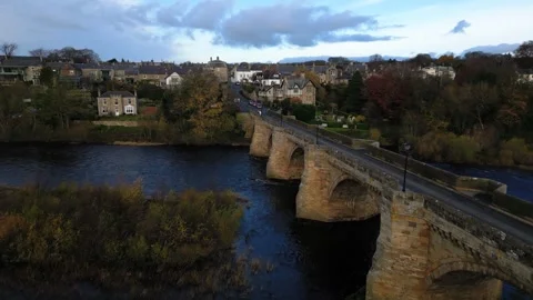 Aerial Forward View of Corbridge Bridge on Autumn Morning in Northumberland 스톡 동영상 281235078