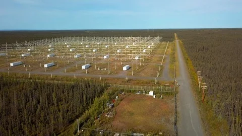 Aerial Glide over High Frequency Active Auroral Research Program facility 스톡 동영상 115486060