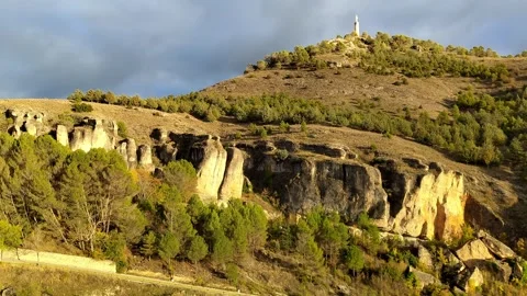 Aerial Glide Over Rock Formations, Forest, Bridge, and Historic Buildings in 库存影片 336944603
