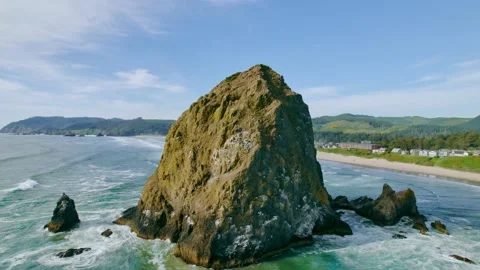 Aerial Of Haystack Rock At Cannon Beach At The Oregon Coast Vídeos de archivo 155775848