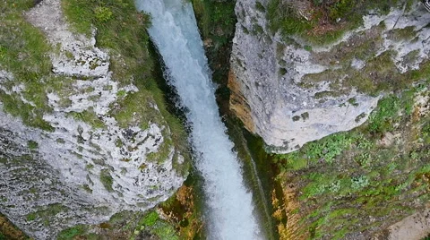 Aerial HD Slo-Mo: Over a Big Waterfall 库存影片 45002209