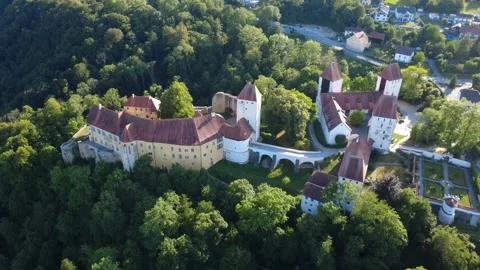 Aerial high angle view of Neuburg Castle and its towers in Bavaria Vidéo 340009958