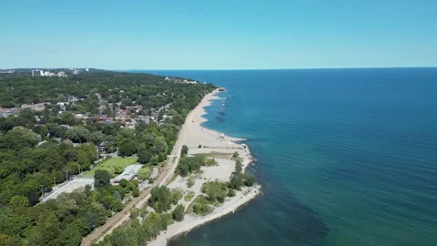 Aerial high-angle view of Toronto eastern beaches and Lake Ontario waterfront Video stock 327672267