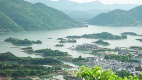 Aerial High-Angle View of Vast Lake Islands and Natural Geography Видео 334231530