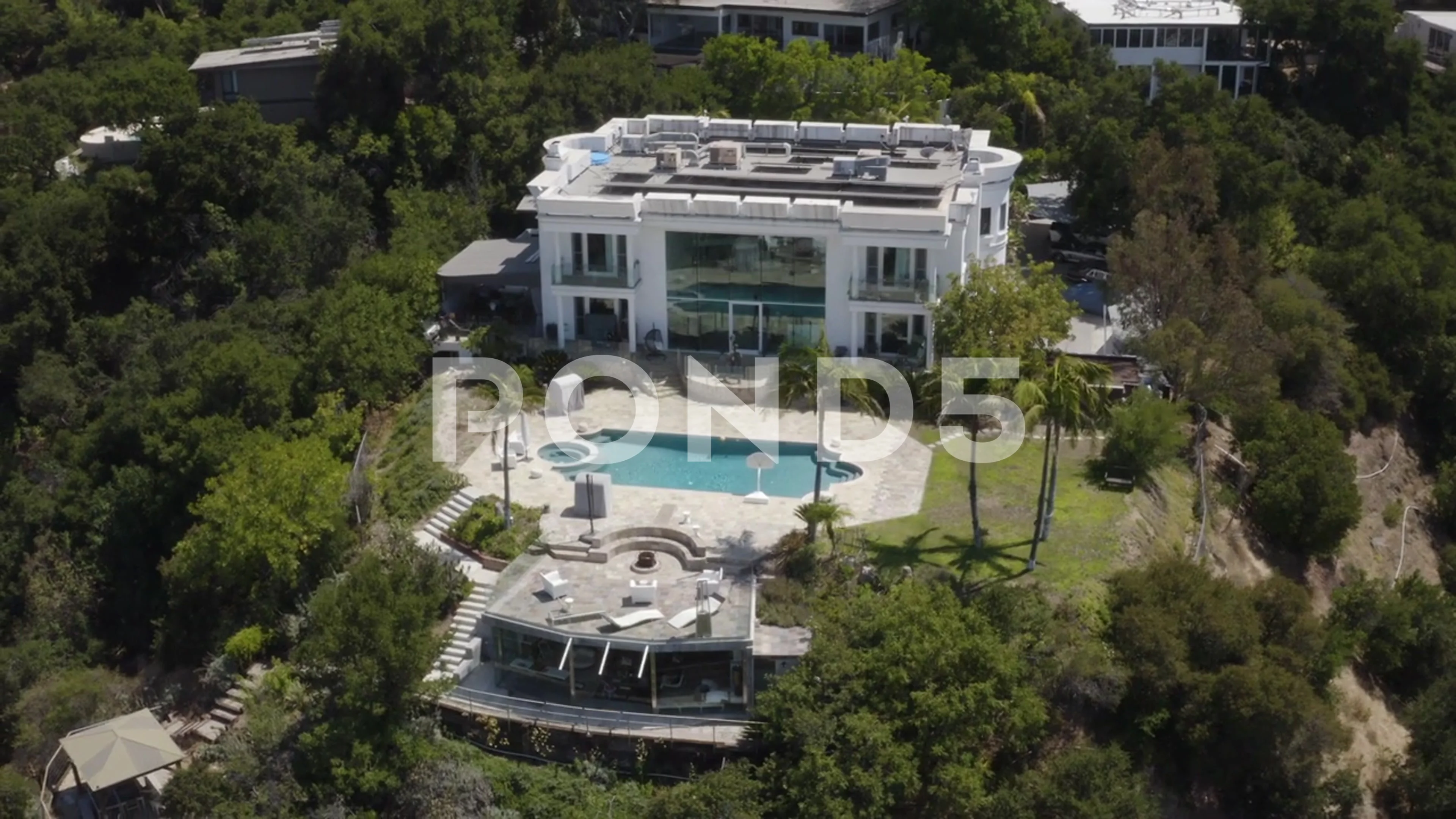 Hollywood Hills Mansion: Squatters & Onlyfans Controversy - tn4r8q1