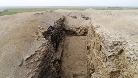 Aerial of a Huaca of the El Brujo Complex in Peru near Trujillo Video stock 104235761