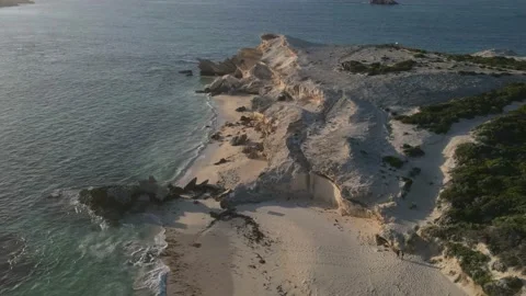 Aerial hyper lapse 2 people walking on the beach in Australia at sunset 4K ti Stock-Footage 152458280
