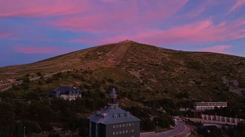Aerial Hyperlapse 4K - Navacerrada Mountain Resort at Dusk, Madrid Spain 動画素材 335565051