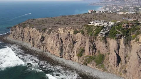 Aerial Hyperlapse of Dana Point Cliffs, California 動画素材 145912265