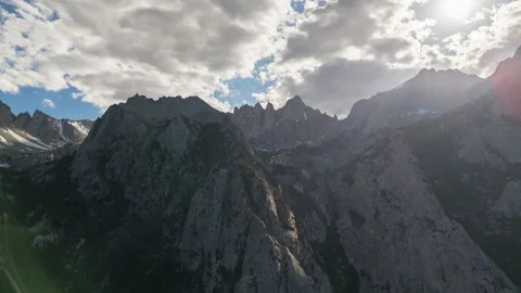 Aerial hyperlapse of Mount Whitney in Sierra Nevada Mountains, California Vídeo Stock 315468493
