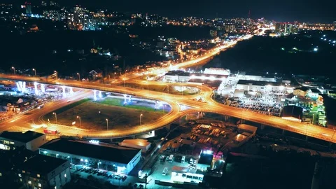 Aerial Hyperlapse of Traffic over big intersection bridges and ring road. Vidéo 104150232