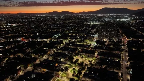 Aerial hyperlapse of a vibrant sunset over the urban landscape of Independe.. Video stock 339210357