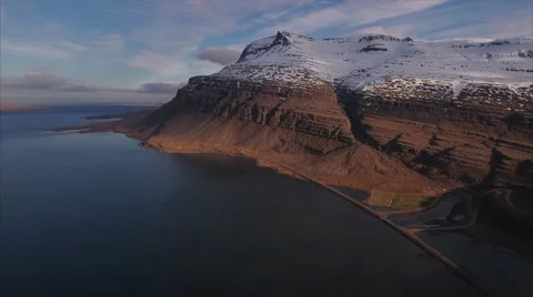 Aerial Of Icecap Mountain Vídeos de archivo 64879503