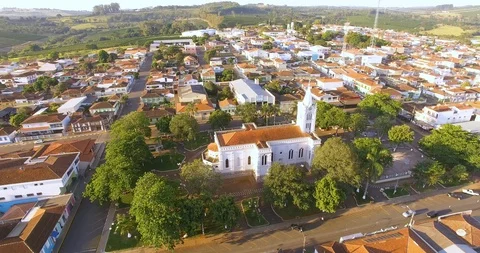 Aerial image of the small town of Itamogi, Minas Gerais - Brazil Video stock 89305099