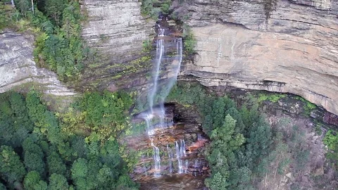 Aerial of Katoomba Waterfall 動画素材 101816539
