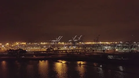 Aerial loading containers international import export business Vidéo 82672799