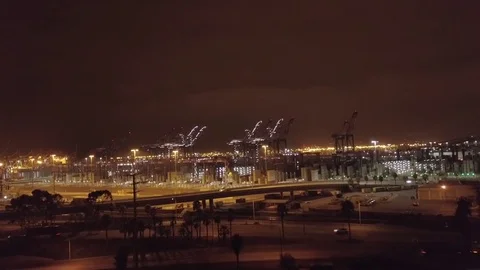 Aerial loading containers international import export business Vidéo 82675157