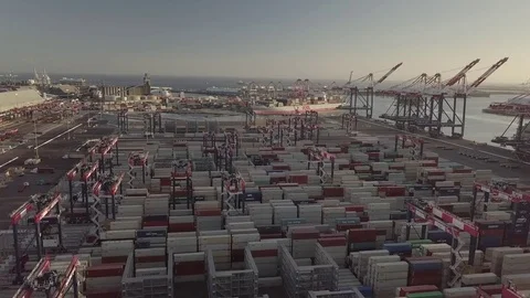 Aerial loading containers international import export business Vidéo 82683022