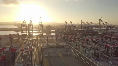 Aerial loading containers international import export business Vidéo 82683953