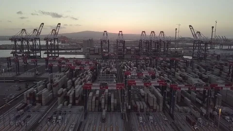 Aerial loading containers international import export business Vidéo 82684706