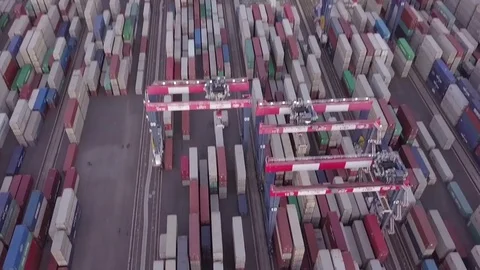 Aerial loading containers international import export business Vidéo 82685459