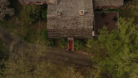 Aerial Longfellow's Wayside Inn Pull Back 스톡 동영상 243214801