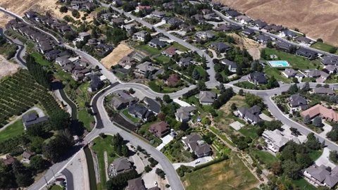 Aerial look down on suburban residential neighborhood in Wenatchee Washington Stock-Footage 340740153