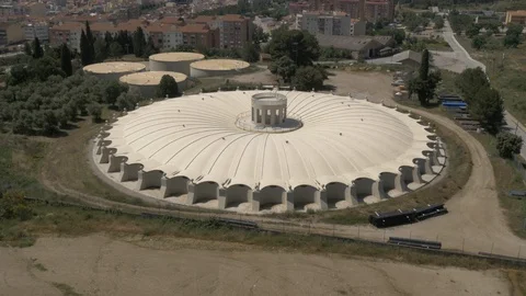 Aerial Mina forwards Vídeos de archivo 99454430