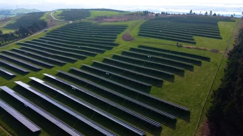 Aerial of Modern Solar Panel Array. Stock-Footage 333060114