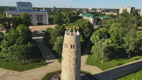 Aerial: Monument of Memory and Unity installed in the city of Maikop 스톡 동영상 218463243