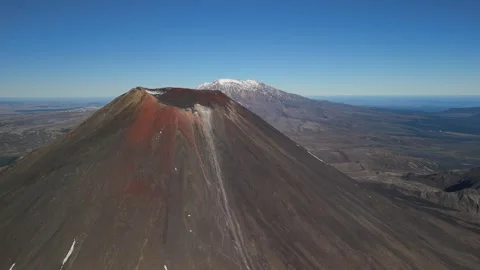 Aerial Mount Ngauruhoe Volcano Cone Tongariro Crossing New Zealand Vídeo Stock 335510153