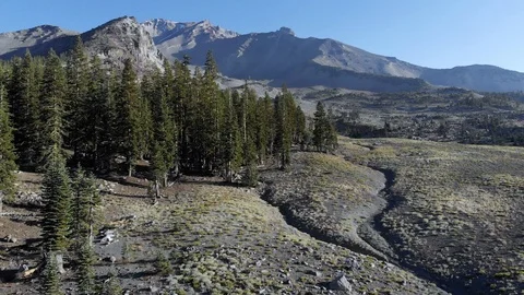 Aerial of Mt Shasta in summer, 4K Stock Footage 106844053