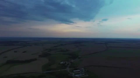 Aerial night flight 動画素材 67313574