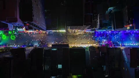 Aerial night hyperlapse of Bui Vien Walking Street in Ho Chi Minh City, Vietnam Stockbeeldmateriaal 306516010