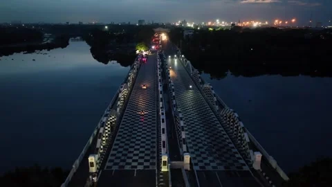 Aerial Night View of Bridge Over River in Chennai Tamil Nadu India 库存影片 334362918