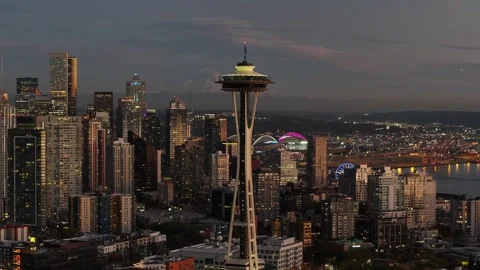 Aerial night view of space needle tower in Seattle United states Vídeos de archivo 330858291