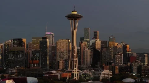 Aerial night view of space needle tower in Seattle United states Vídeo Stock 330865659