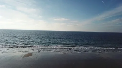 Aerial Ocean Beach Flyover 库存影片 84189522