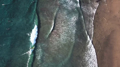 Aerial of Ocean Waves 스톡 동영상 89809057