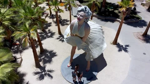 Aerial orbit marlyn monroe statue in palm springs Stock Footage 339983264