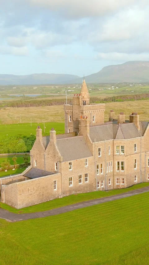 Aerial orbit view of Mullaghmore Head and Classiebawn Castle. Co Sligo, Ireland 스톡 동영상 301223742