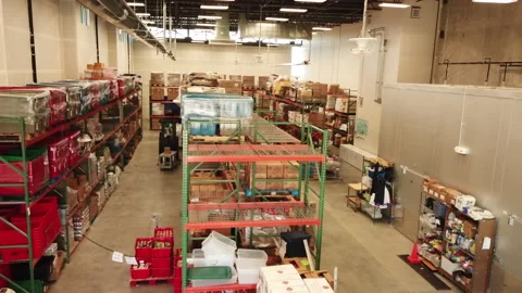 Aerial Orbiting Inside Warehouse With No People Vídeo Stock 143759237