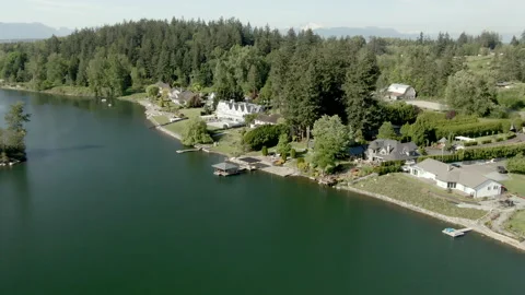 Aerial over lakeside community Stock Footage 154657367