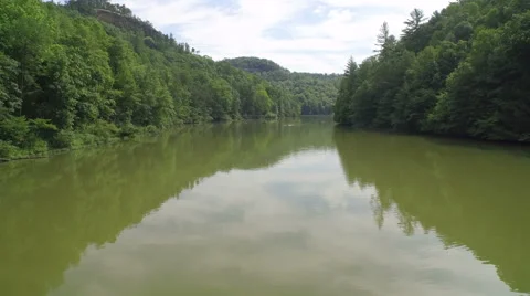 Aerial over Red River / Daniel Boone National Forrest in Appalachian Mountains Video stock 64285068