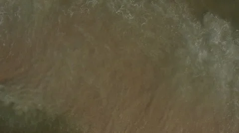 Aerial overhead of waves intersecting on sandy beach Vídeos de archivo 45094981