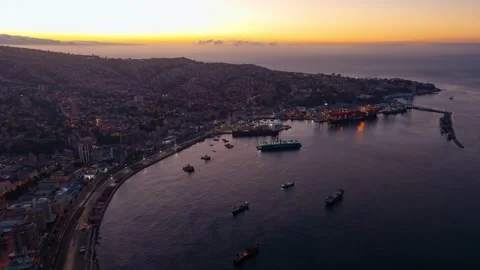 Aerial panorama hyperlapse of Valparaiso at sunset, with Valparaiso Bay Stock Footage 334255003