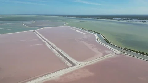 Aerial Panorama of Rectangular river rios lagartos Vídeos de archivo 322027722