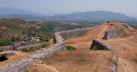 Aerial panoramic of Rozafa Castle in Shkoder, Albania Stock Footage 314717812