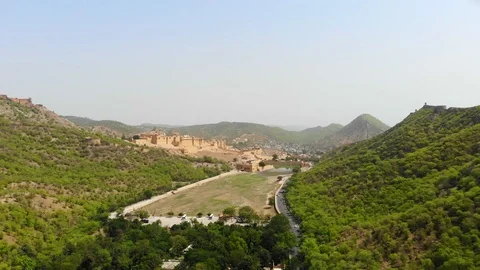 Aerial panoramic view of Amber (Amer) Palace/Fort, near Jaipur, Rajasthan, India Vídeos de archivo 92431845