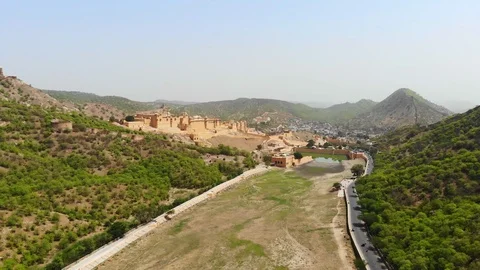 Aerial panoramic view of Amber (Amer) Palace/Fort, near Jaipur, Rajasthan, India Vídeo Stock 92432462